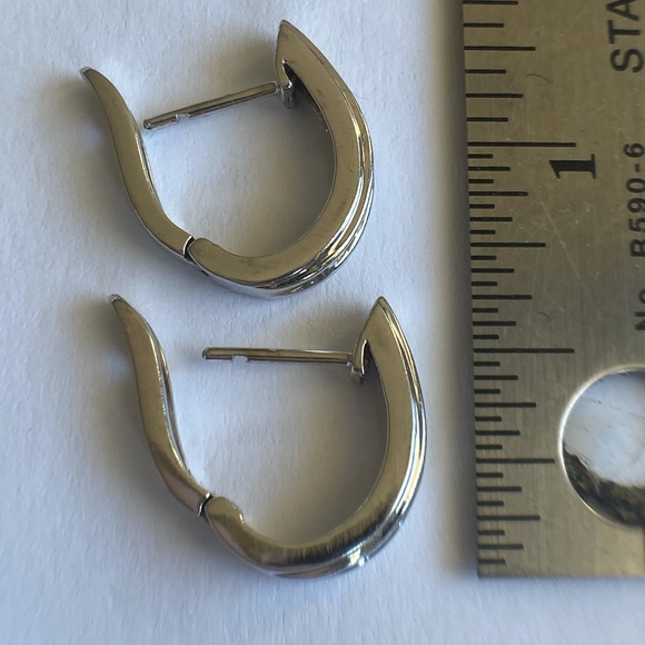 NATURAL Diamond Baguette 14K SOLID White Gold Hoop Earrings (3.6 grams approx.) - Picture 6 of 10